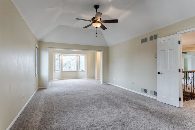 Building Photo - 4 bedroom in Naperville IL 60564
