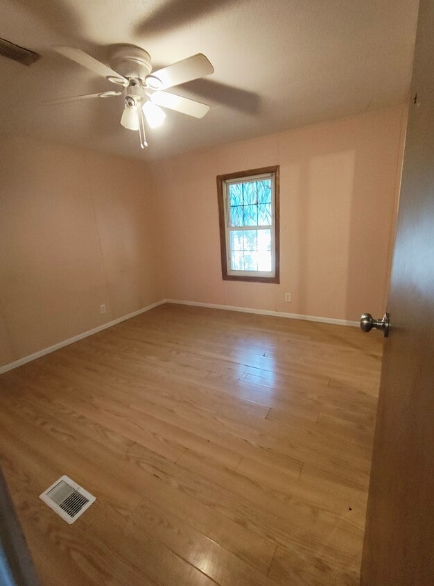 Primary Photo - 220 E Homer Dr