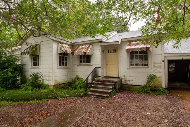 Building Photo - 2306 Alma St