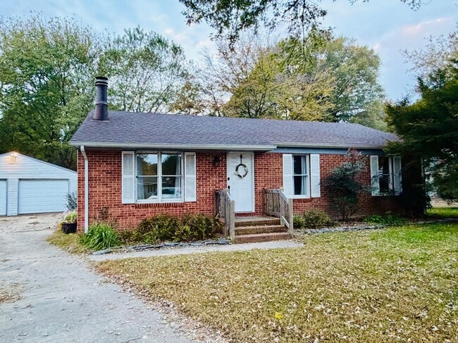 Charming 3bdr Brick Rancher in the Heart o... - Charming 3bdr Brick Rancher in the Heart o... House