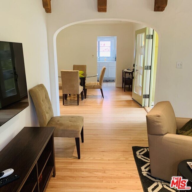 Foto del edificio - 837 N Harper Ave