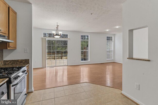 Foto del edificio - 6033 Grenfell Loop