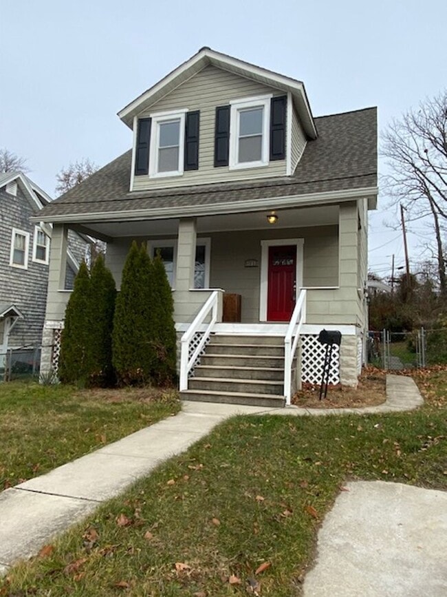 Foto del edificio - Gorgeous Parkville 3bd/3ba with 4th bd in Fin Bsmt. CAC! W/D! More! Available 5/15