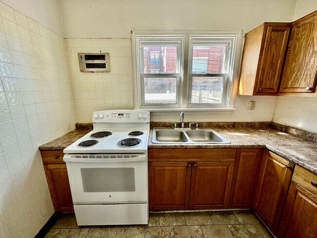 Foto del edificio - Renovated 4 bedroom, 1.5 bathroom house in South Allentown!
