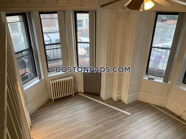 Foto del edificio - 91 Westland Ave