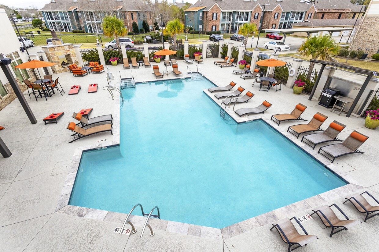 Primary Photo - La Veranda at Polly Lane Apartments