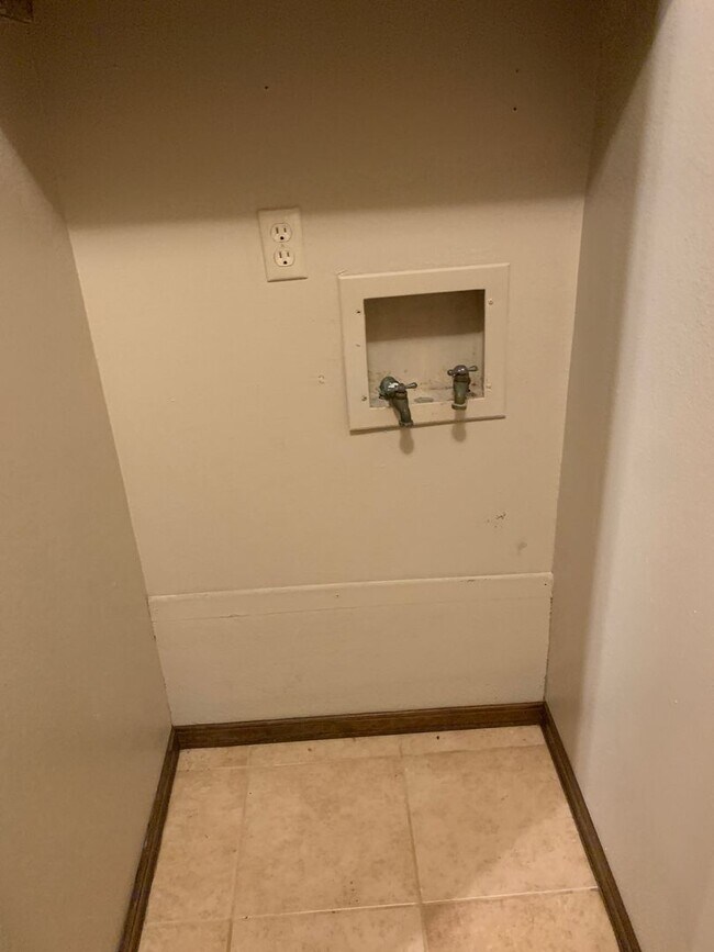 Foto del edificio - GREAT HOME IN A QUIET AREA!!!