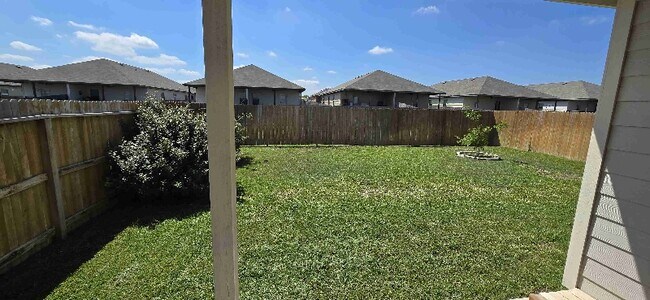 Foto del edificio - 131 Laurel Grace Ln