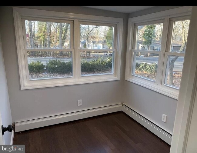Building Photo - 67 Syringa St