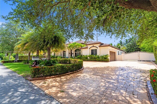 Foto del edificio - 16601 SW 87th Ct