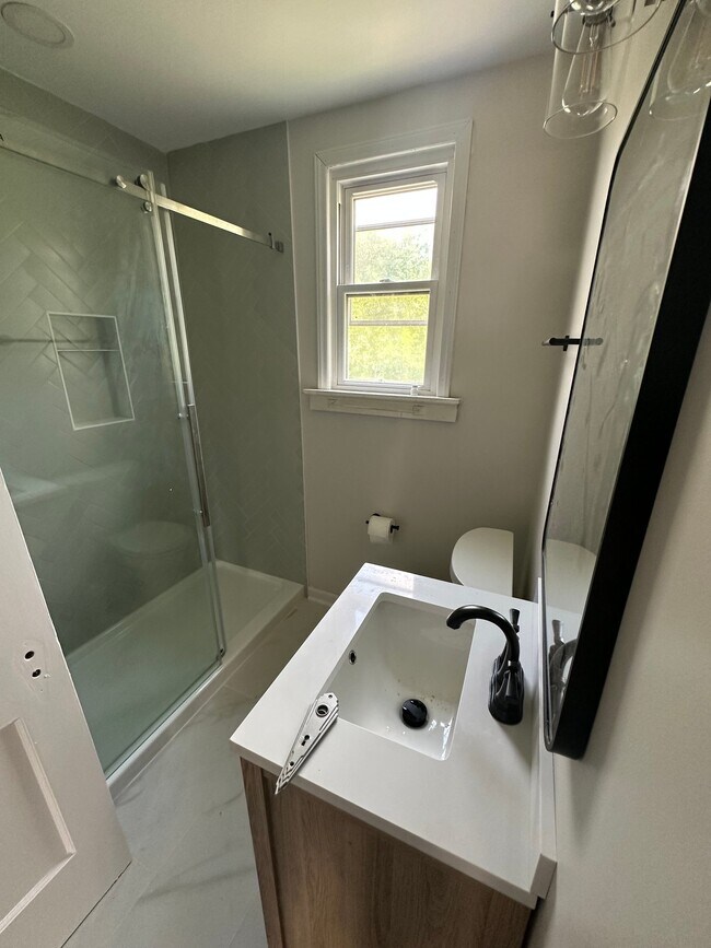 Foto del edificio - 3896 Weirman Ave