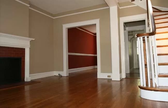 Building Photo - Beautiful Rowhome in Museum District!