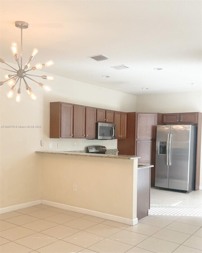 Building Photo - 9320 SW 171st Ct