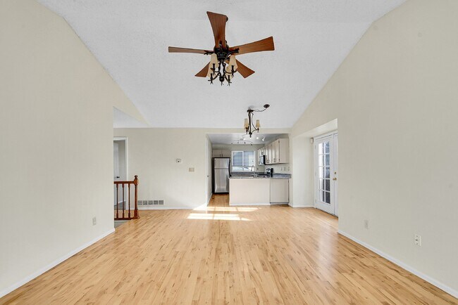 Foto del edificio - $2,300.00 - 3 Bedrooms, 2 Bathrooms Single Family Home in Broomfield with Fenced Yard!