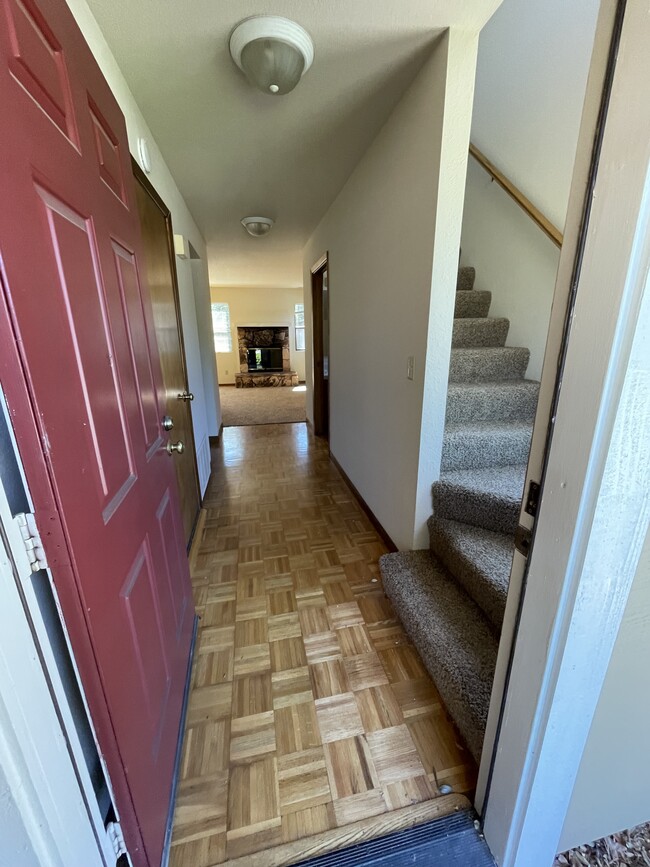 Building Photo - 3012 Baronian Ct