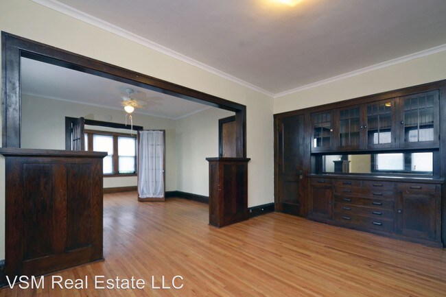 Building Photo - 601 Park St