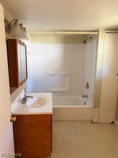 Building Photo - 2 Dennis Ct