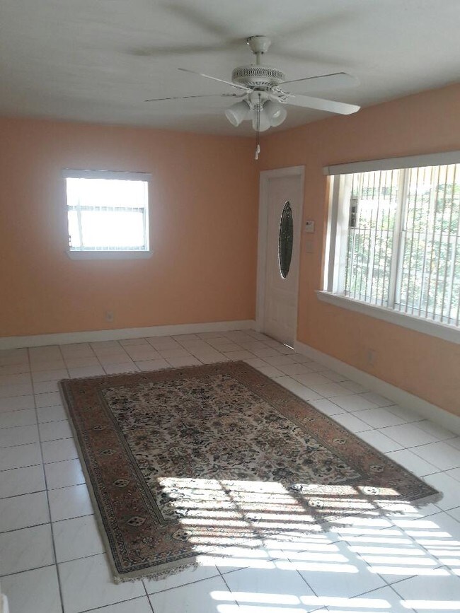 Foto del edificio - 6441 SW 22nd St