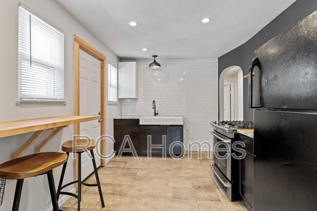 Photo - 4539 Crittenden Ave House