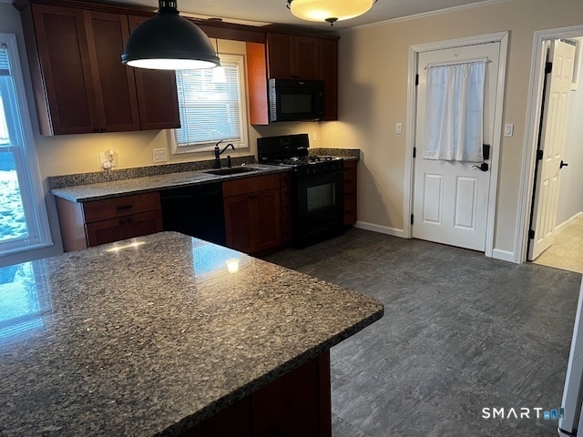 Building Photo - 64 Seymour St