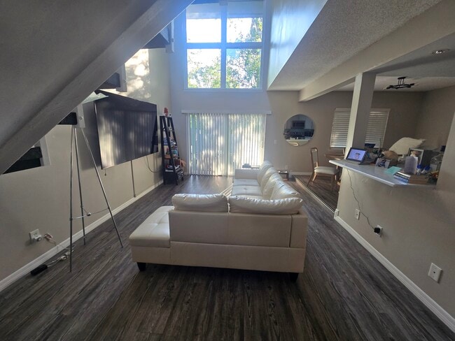 Photo - 713 St Michael Ln Townhome