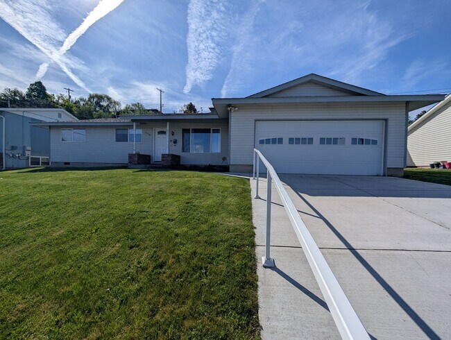 Foto del edificio - 3 Bed/2 Bath Ranch-Style Home