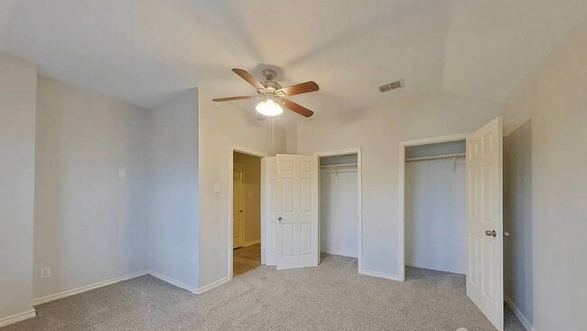 Building Photo - MOVE IN READY