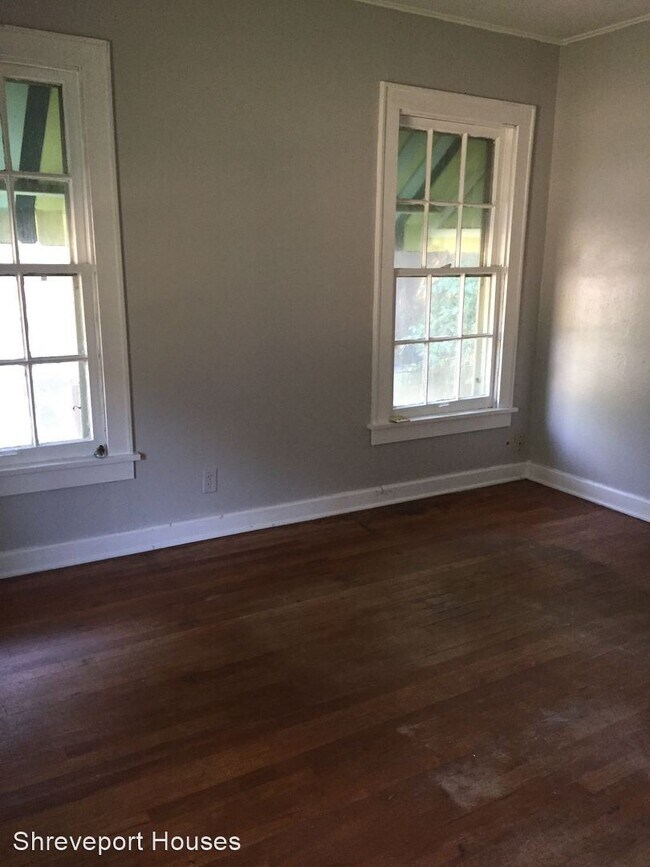 Building Photo - 2 br, 1 bath House - 247 East Ratcliff