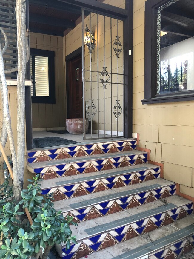 gated front porch - 1931 Pinehurst Rd