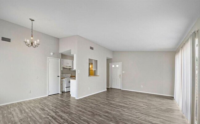 Building Photo - 396 Duroux Rd