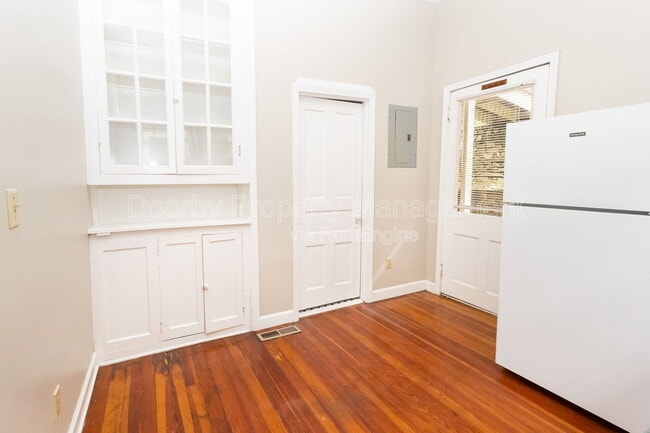 Building Photo - 318 Tremont St