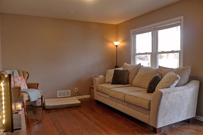 Foto del edificio - 3428 Charlotte St