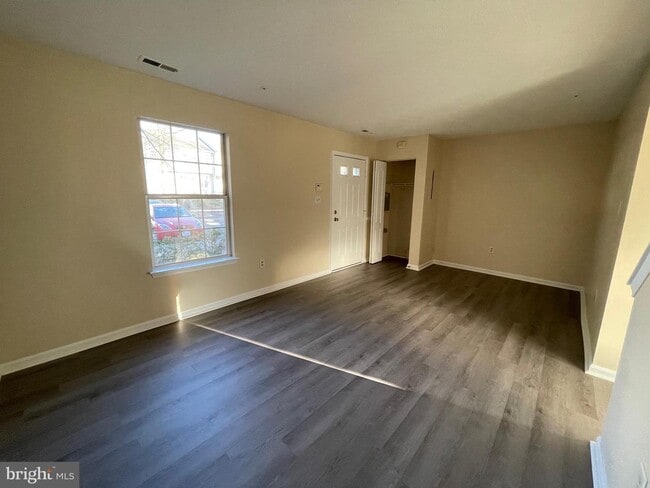 Building Photo - 45277 Keyport Ct