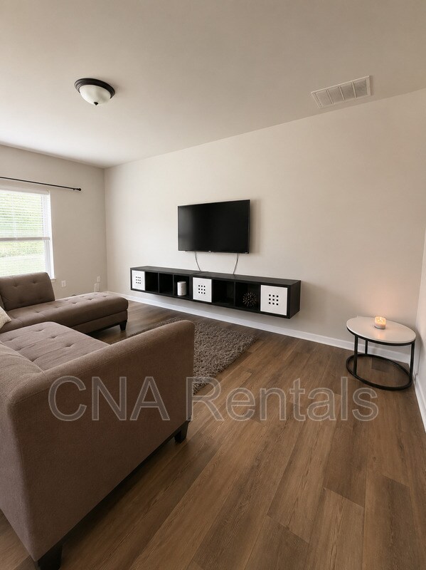 Foto del edificio - 596 Oakside Pl