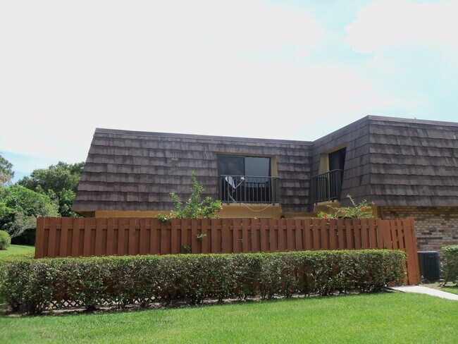 Building Photo - 5945 SE Windsong Ln