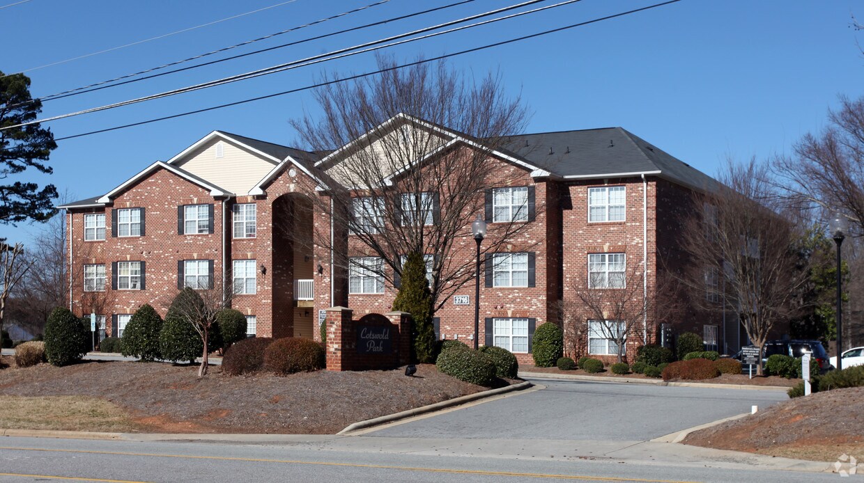 Cotswold Park Apartments in Greensboro, NC