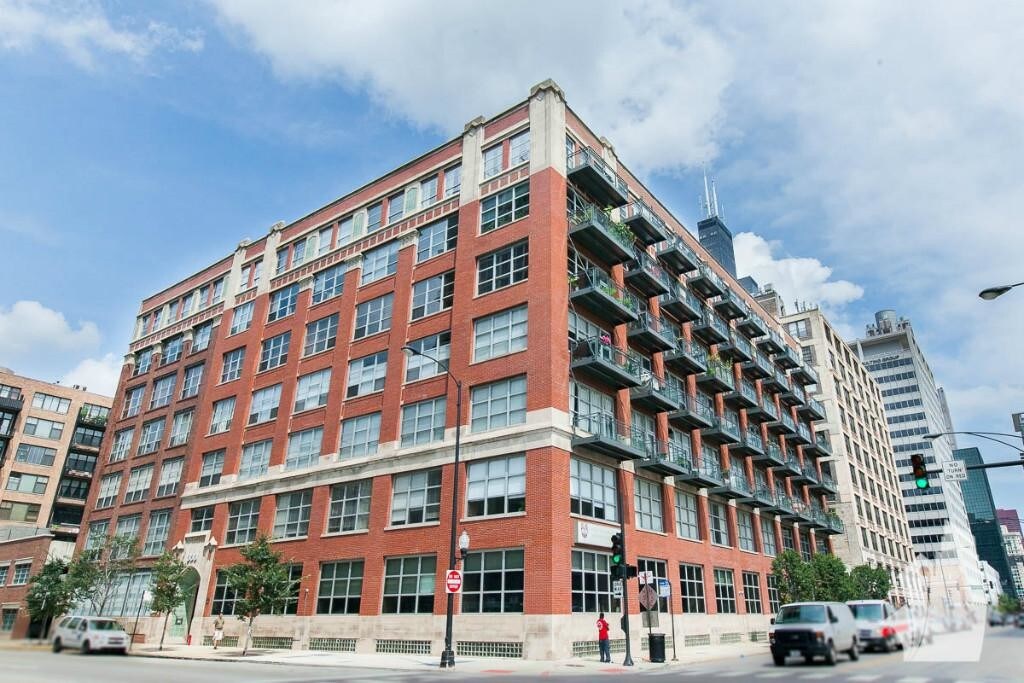 333 S Desplaines St, Chicago, IL 60661 Condo for Rent in Chicago, IL