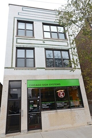 Primary Photo - 2245 N Western Ave