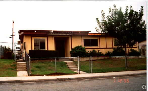Building Photo - 10393 Amherst Ave