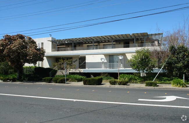 Building Photo - 500 Peninsula Ave