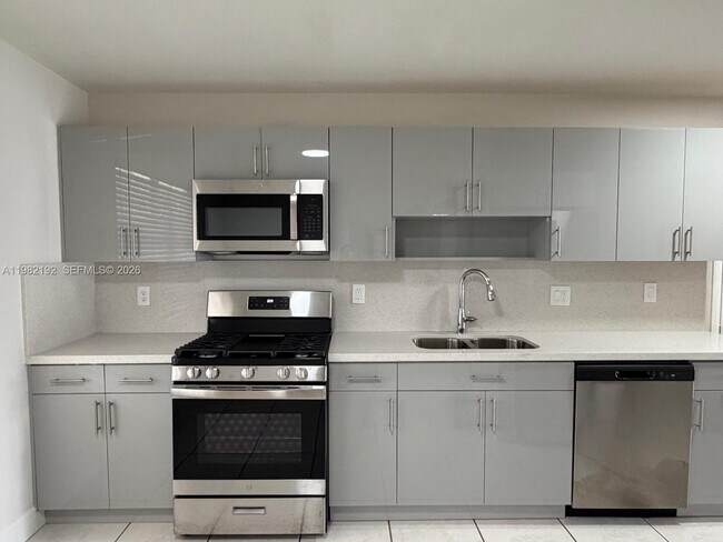 Foto del edificio - 3720 NW 116th Terrace