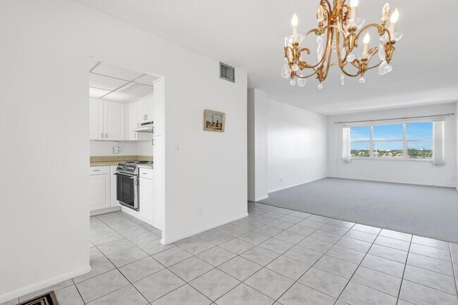 Foto del edificio - 2555 NE 11th St