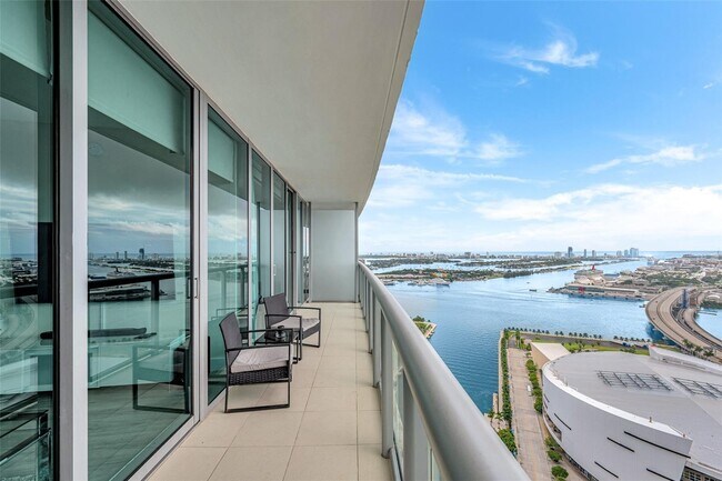 Foto del edificio - 888 Biscayne Blvd