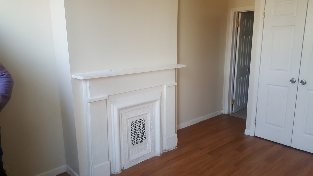 Living Room - 24 Roosevelt Pl