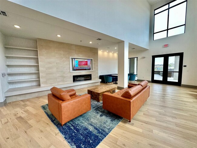 Foto del edificio - 2700 Old Denton Rd