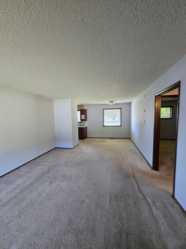 Foto del edificio - 2904-2906 Borst Ave