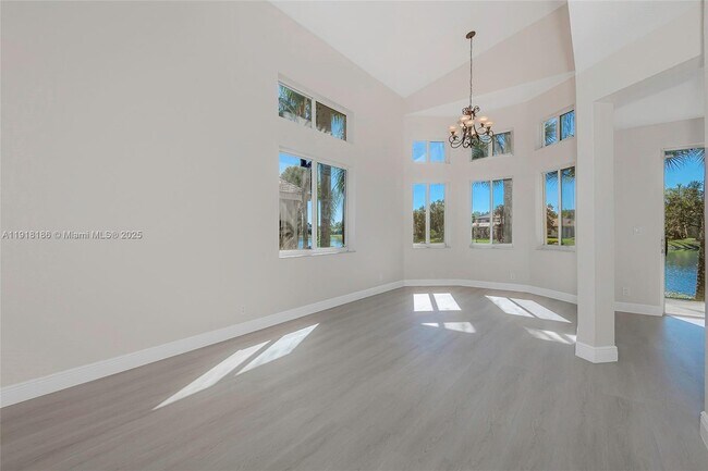 Foto del edificio - 15848 SW 12th St