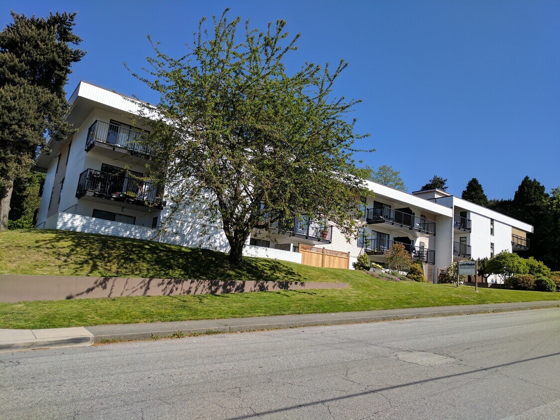 Primary Photo - Renovated 1br + Flex