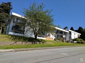 Building Photo - 1033 4th Ave