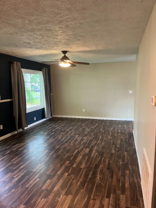 Building Photo - 780 Maple Ln